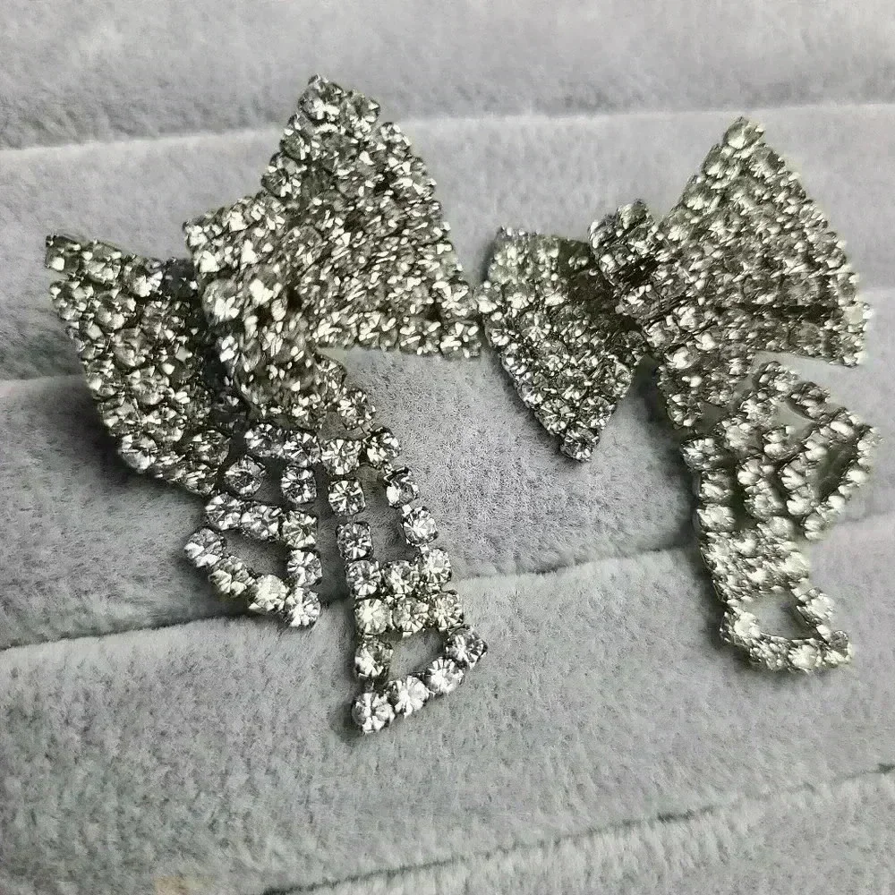 Silver tone clear rhinestones bow earrings - Picture 7 of 17